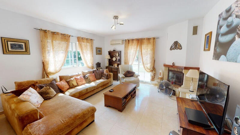 5 bedroom Villa for sale