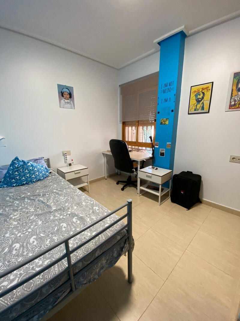 4 Schlafzimmer Landhaus zu verkaufen