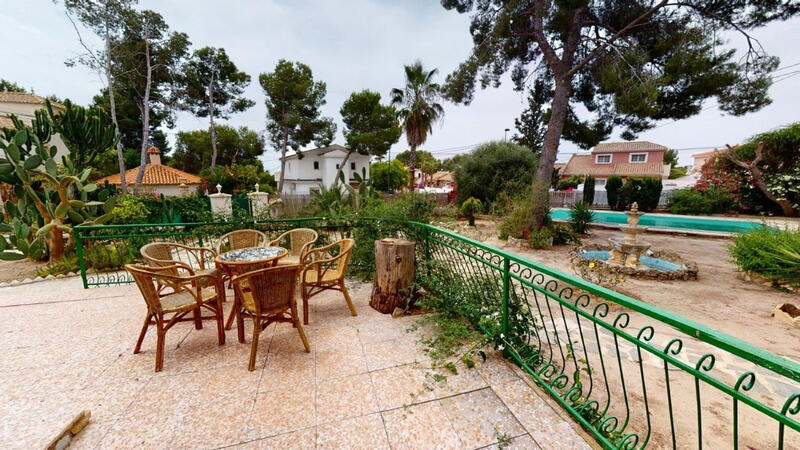 6 chambre Villa à vendre