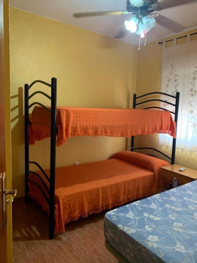 3 спальная комната городская тюрьма продается
