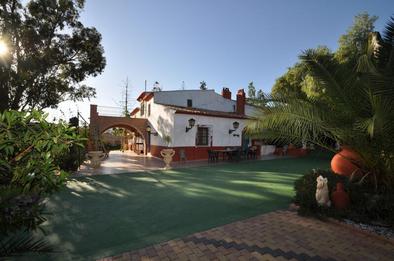 Villa en venta en Fortuna, Murcia