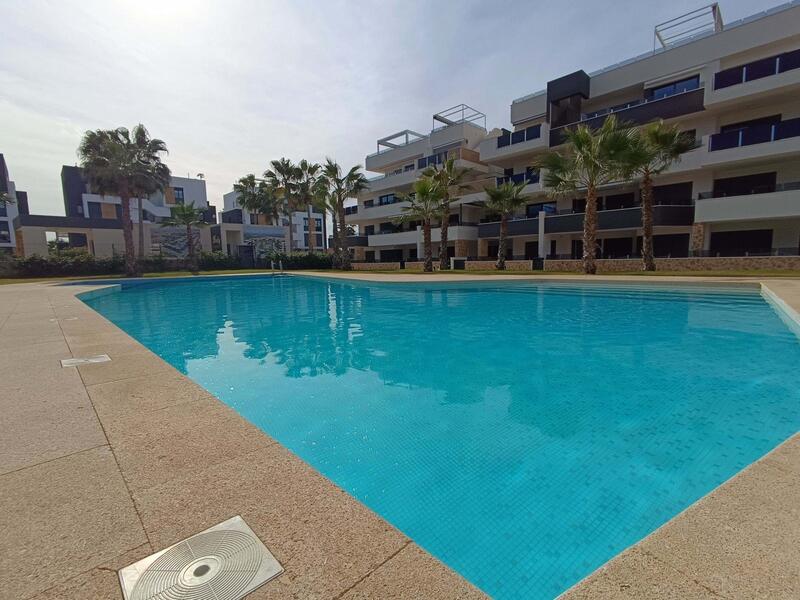 квартира продается в Playa Flamenca, Alicante