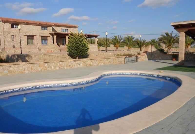 Villa for sale in Aspe, Alicante
