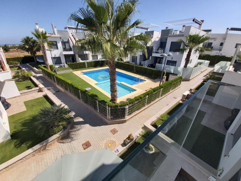 квартира продается в Pilar de la Horadada, Alicante