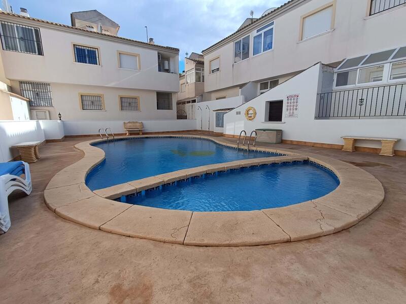 Villa zu verkaufen in Heredades, Alicante