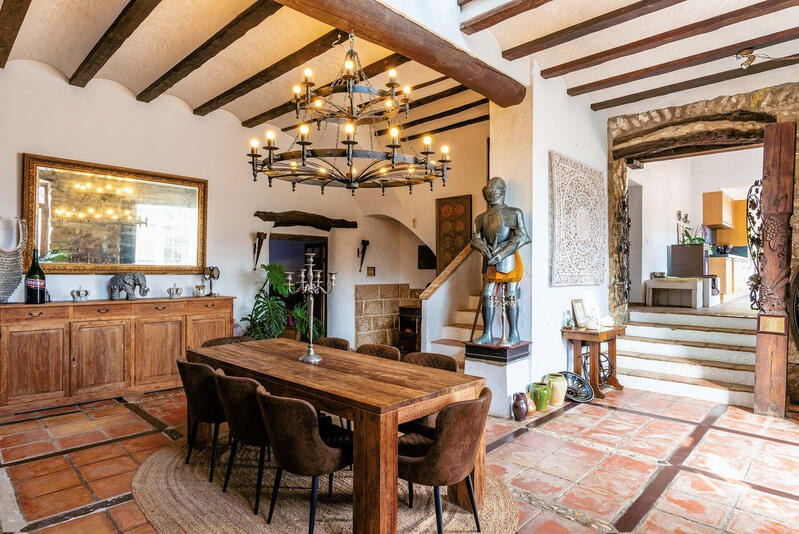 6 bedroom Country House for sale