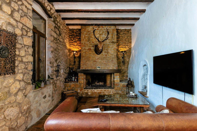 6 bedroom Country House for sale