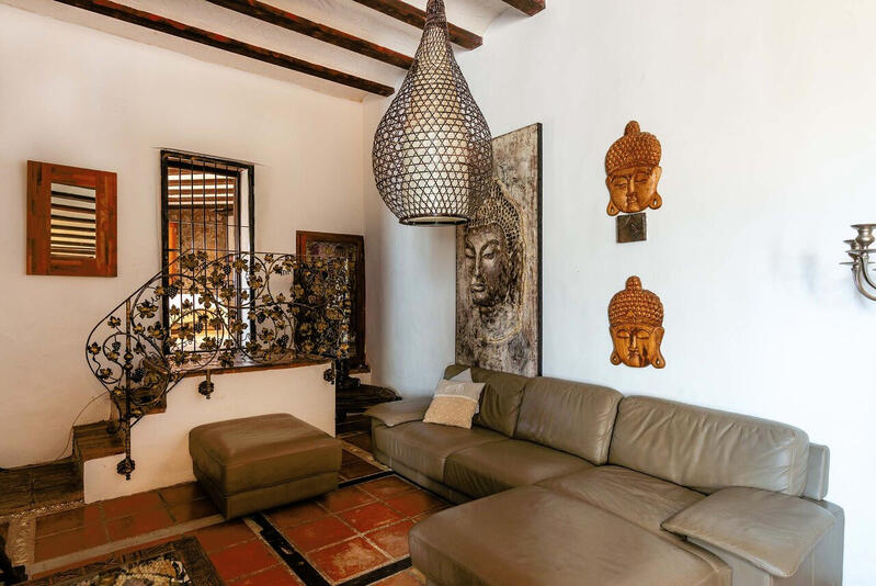 6 bedroom Country House for sale