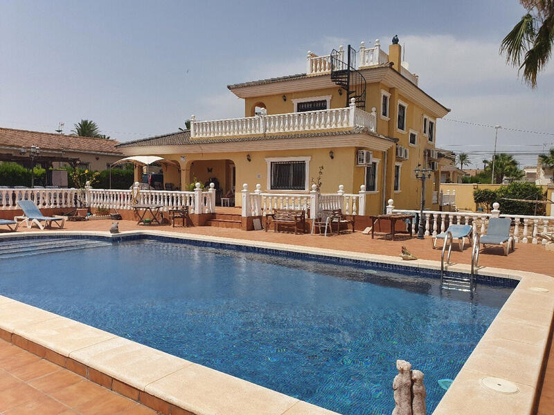 Villa till salu i Los Balcones, Alicante