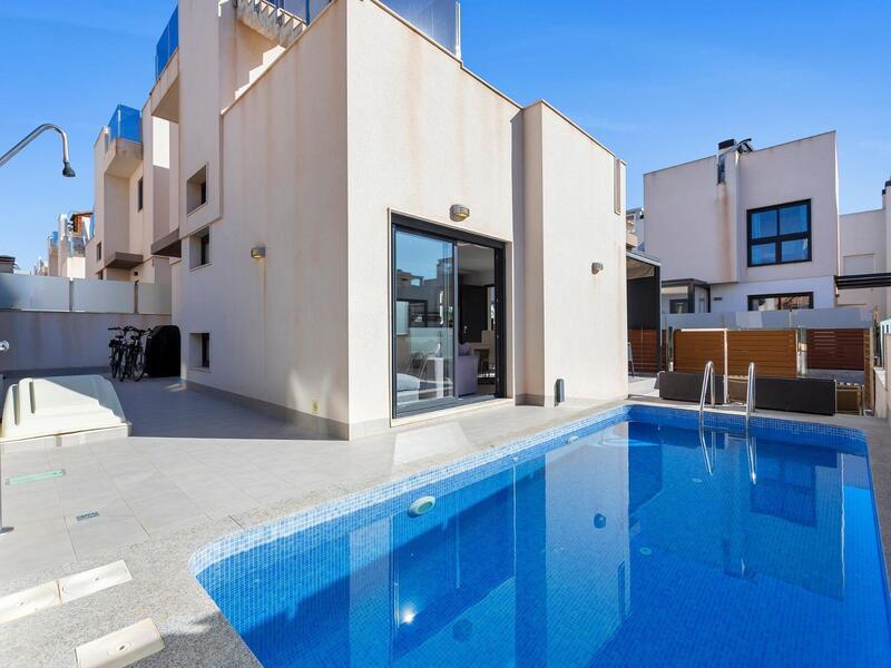 Villa à vendre dans Torrevieja, Alicante