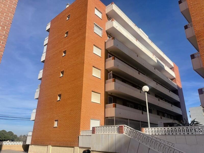 квартира продается в Punta Prima, Alicante