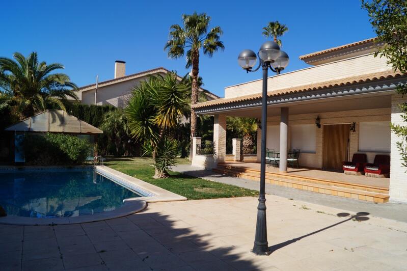 Villa til salg i Elda, Alicante