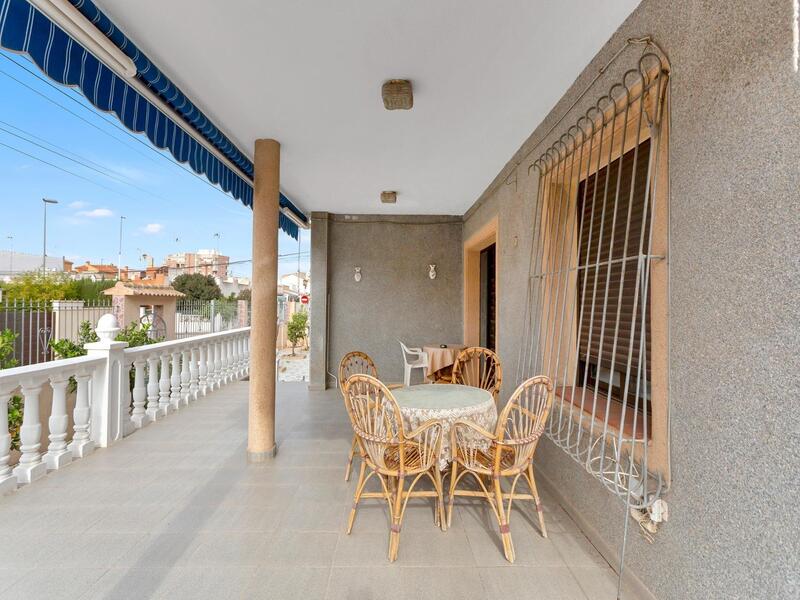 4 Cuarto Villa en venta