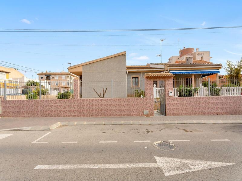 4 Cuarto Villa en venta