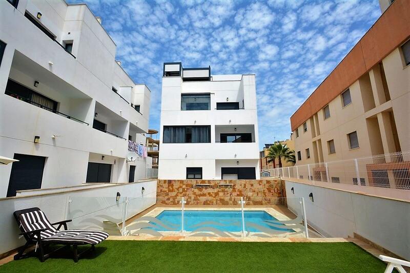 Duplex til salg i Guardamar del Segura, Alicante