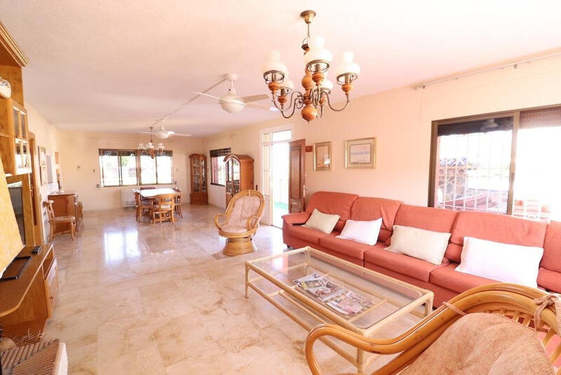 5 bedroom Villa for sale