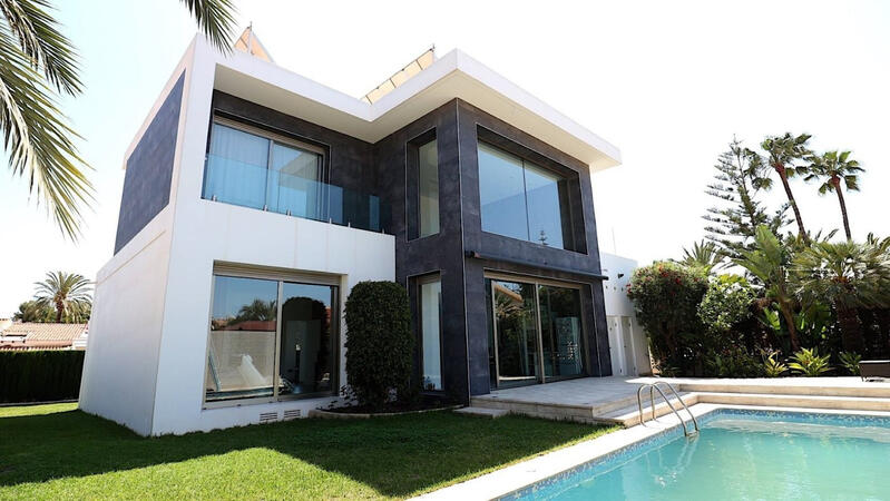 Villa à vendre dans Torrevieja, Alicante