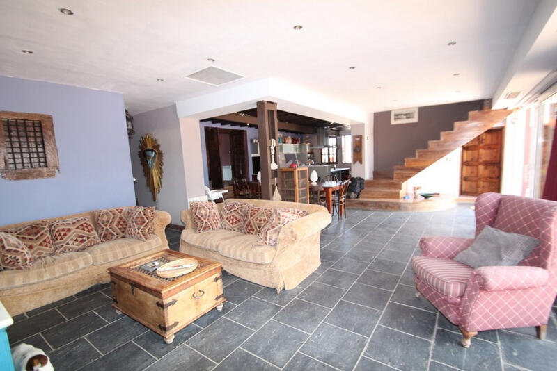 4 chambre Auberge à vendre