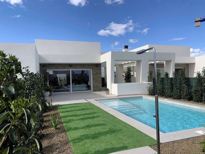 Villa til salg i Torrevieja, Alicante