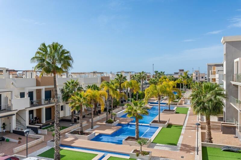 Lejlighed til salg i La Zenia, Alicante
