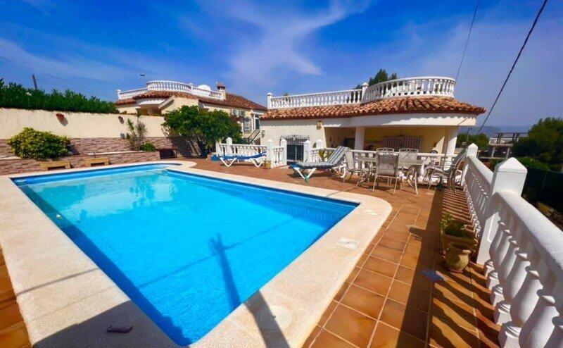 Villa for sale in Jacarilla, Alicante