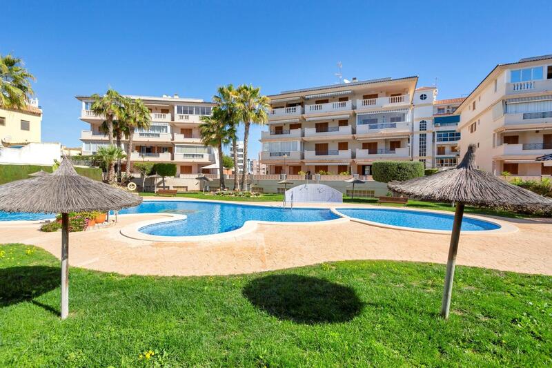 квартира продается в Torrevieja, Alicante