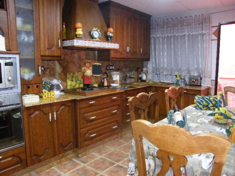 6 slaapkamer Gezinswoning Te koop