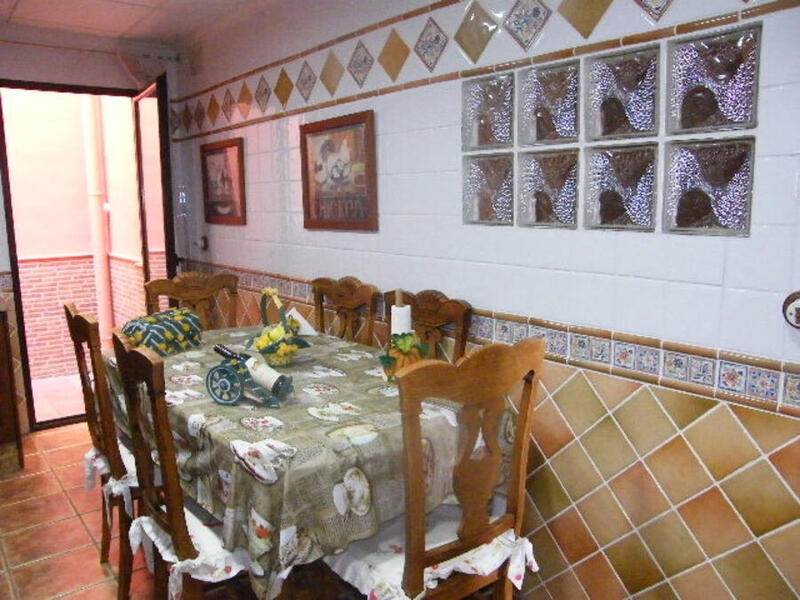 6 slaapkamer Gezinswoning Te koop