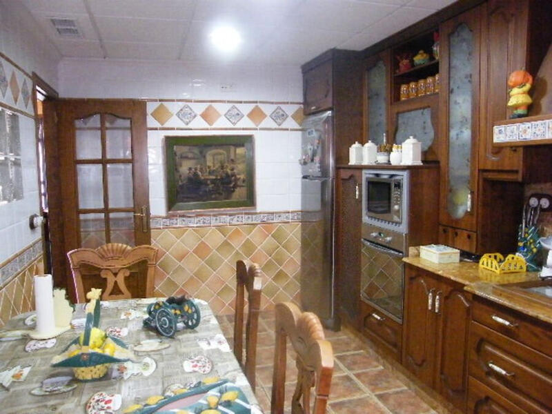 6 slaapkamer Gezinswoning Te koop
