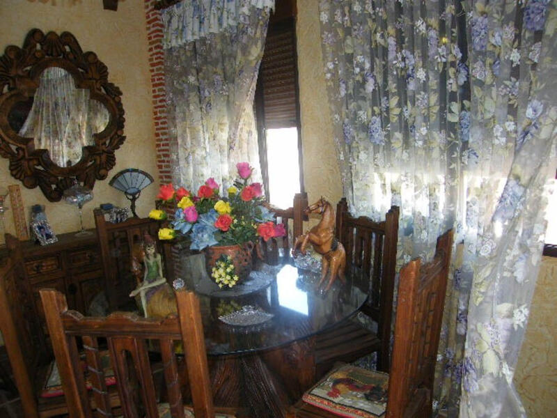 6 slaapkamer Gezinswoning Te koop