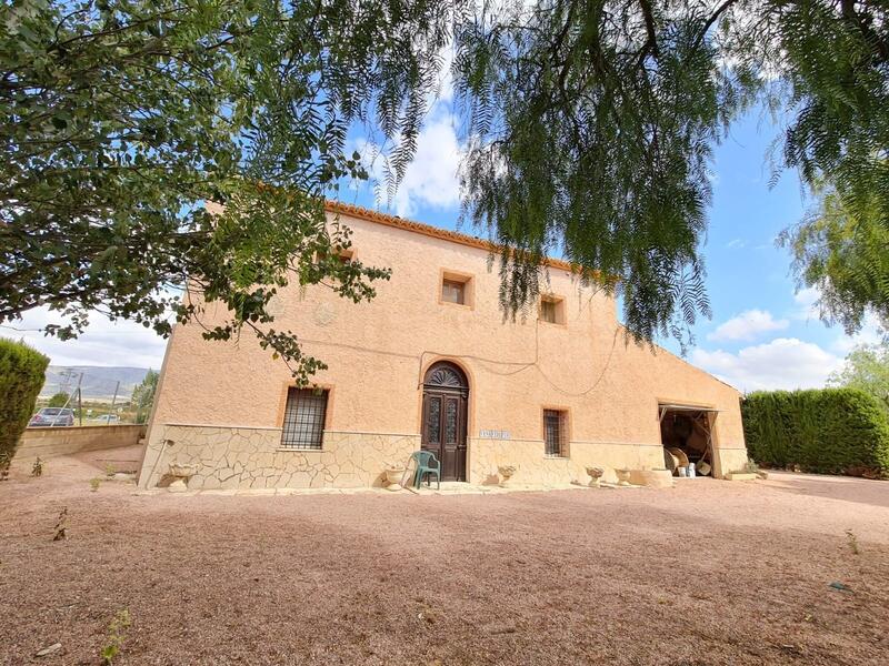 Country House for sale in Pinoso, Alicante