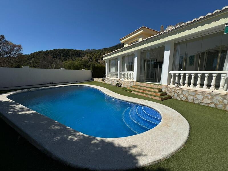 Villa till salu i Altea, Alicante