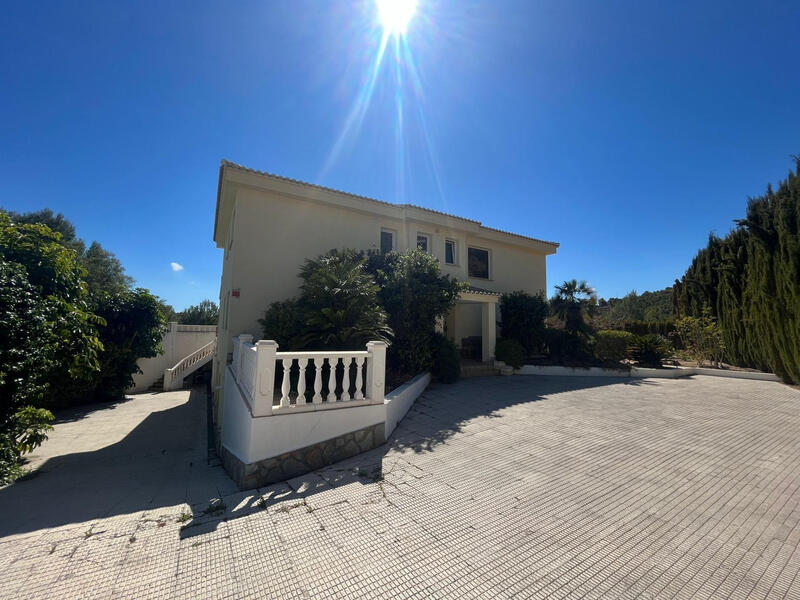 4 Cuarto Villa en venta