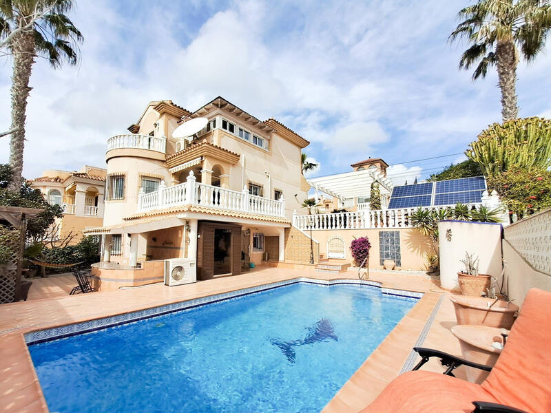 5 bedroom Villa for sale