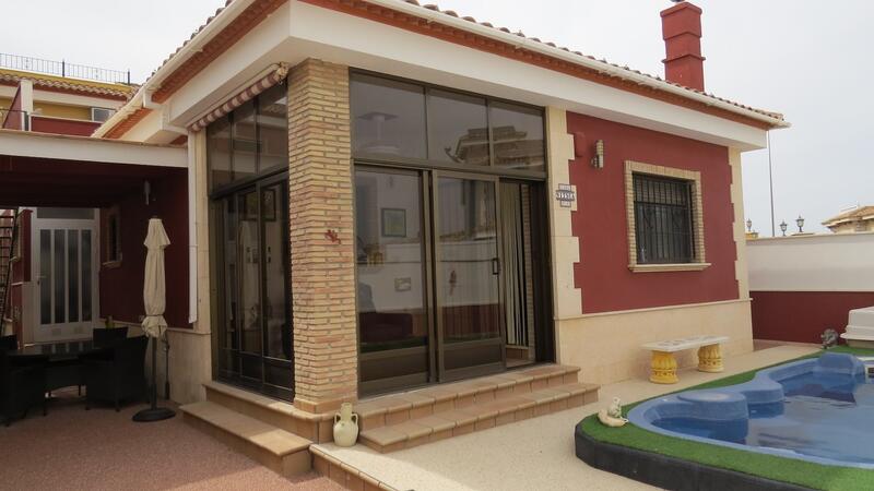Villa til salg i Bigastro, Alicante