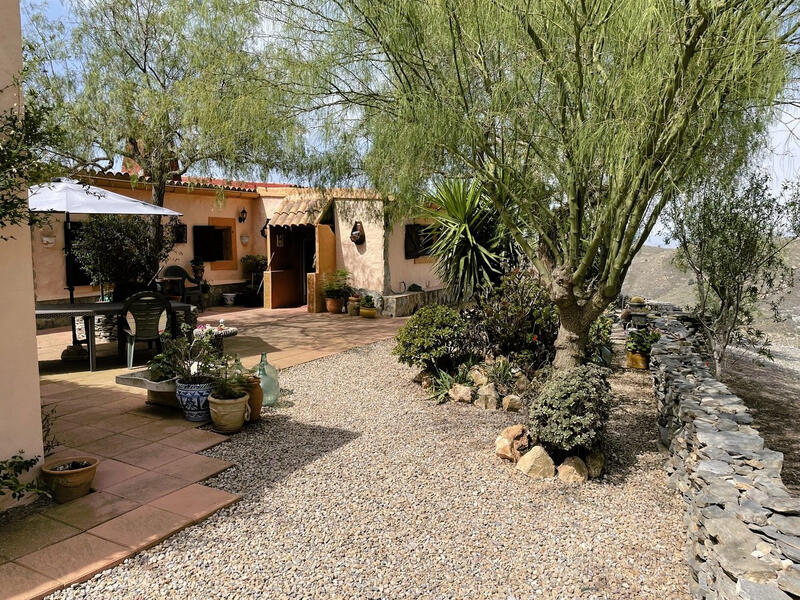 4 bedroom Country House for sale