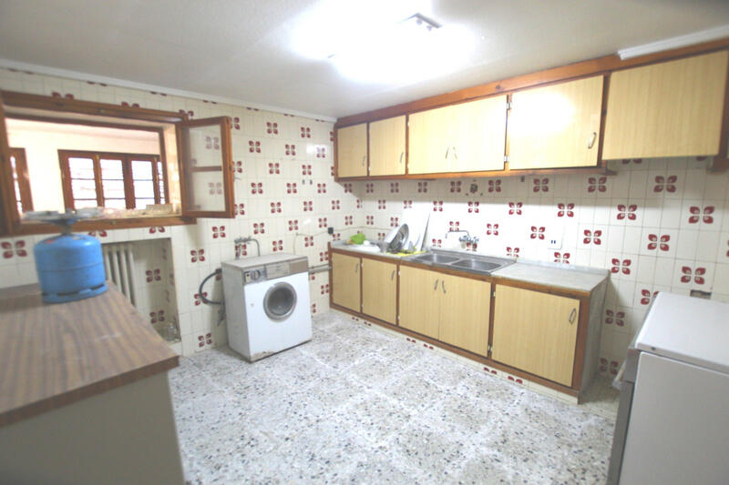 6 bedroom Country House for sale