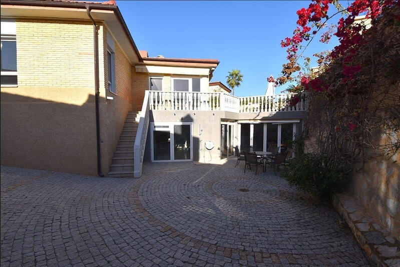 4 bedroom Villa for sale