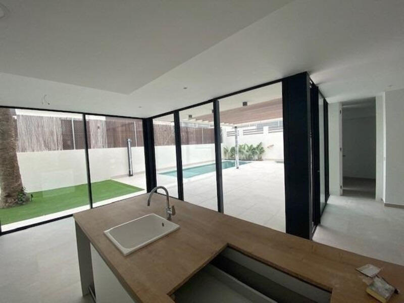 3 bedroom Townhouse for sale