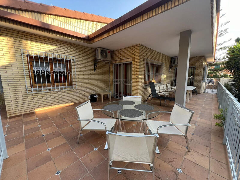 4 bedroom Villa for sale