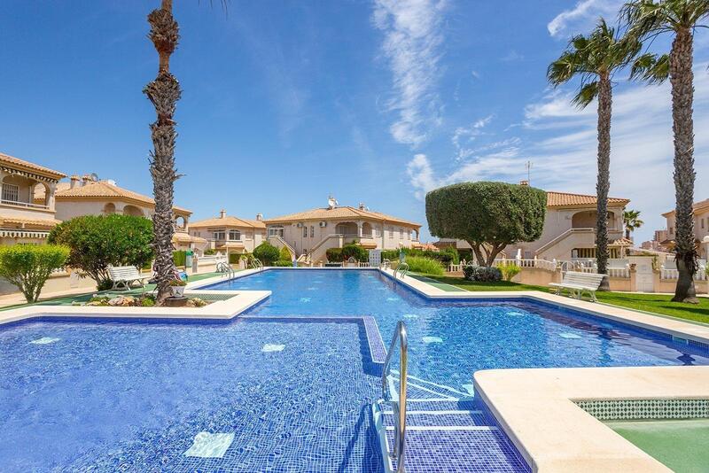 Villa à vendre dans Torrevieja, Alicante