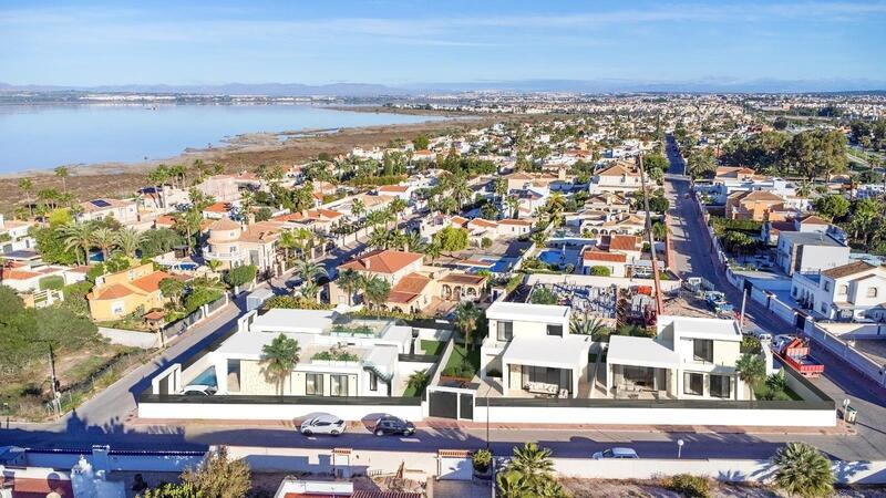 Villa for sale in Torrevieja, Alicante