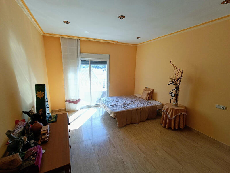 5 Cuarto Adosado en venta