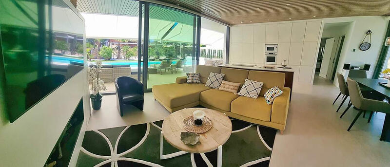 4 bedroom Villa for sale
