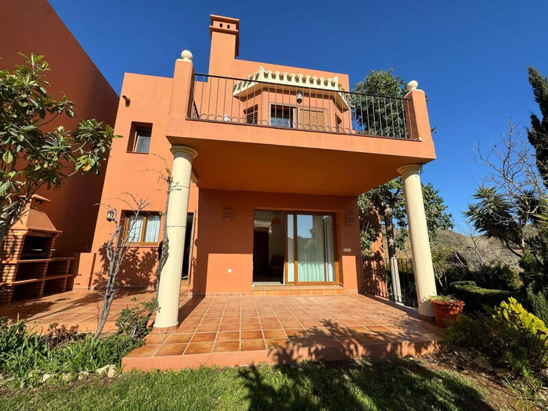 Villa en venta en Torrevieja, Alicante