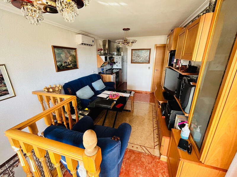 2 slaapkamer Gezinswoning Te koop