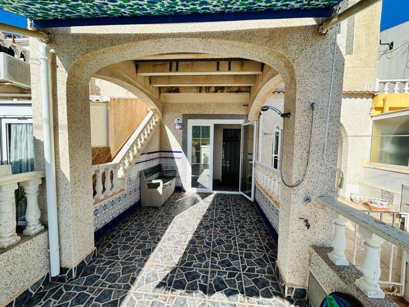 2 slaapkamer Gezinswoning Te koop
