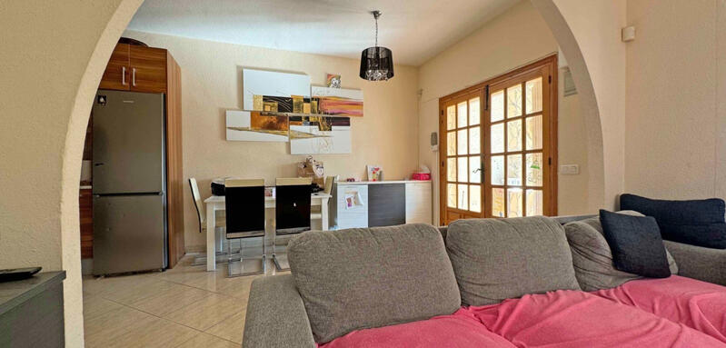 2 Schlafzimmer Stadthaus zu verkaufen