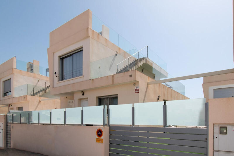 3 Cuarto Villa en venta