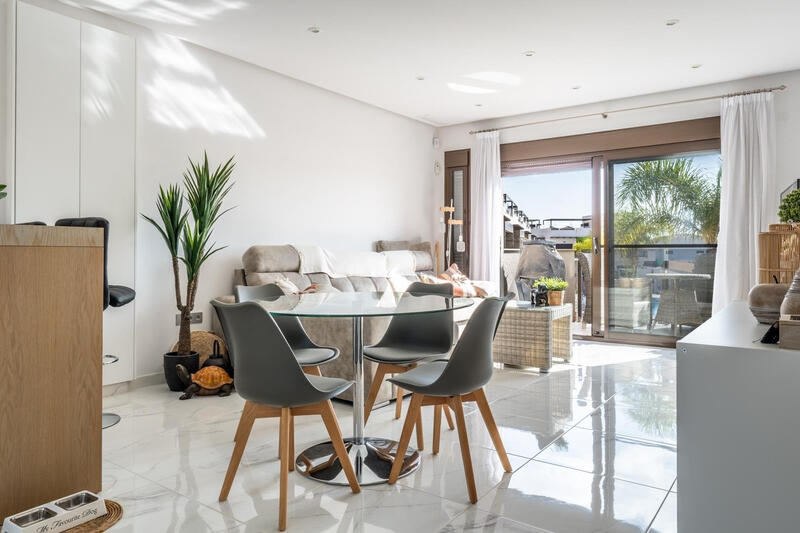 2 bedroom Apartment for sale